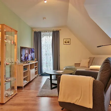 Am Rosenhain 23 Am Rosenhain 23 05 *